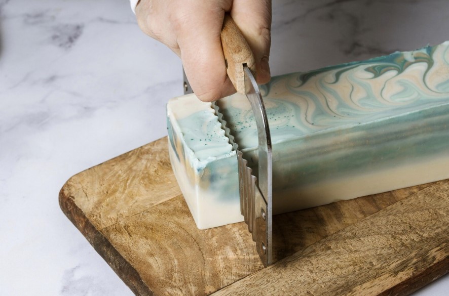 Jak vybrat křišťálovou pryskyřici pro odlévání